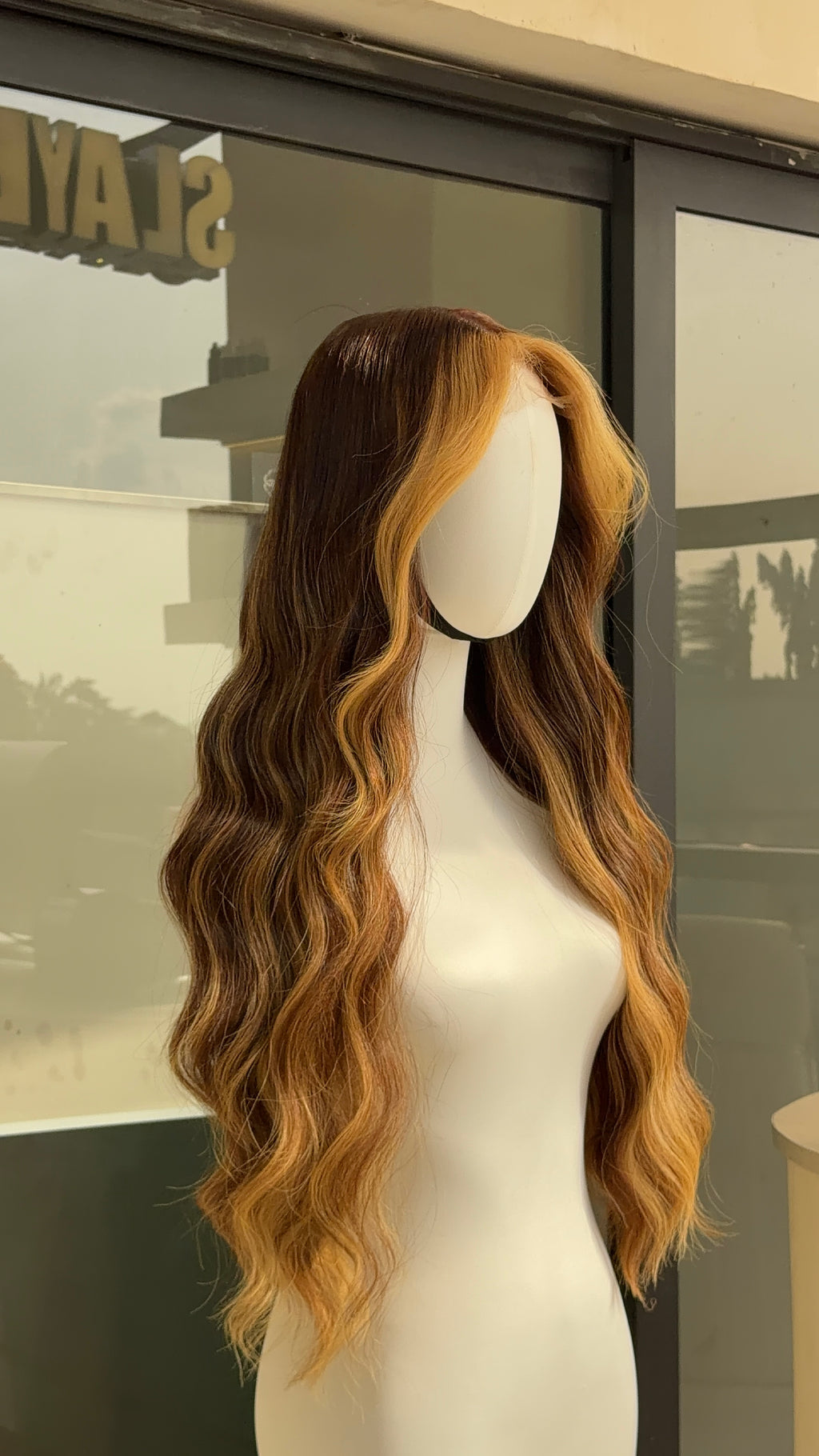 0Blonde x brown highlights