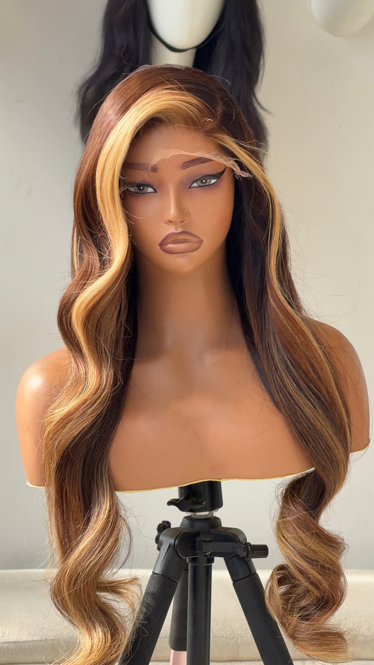 Blonde x brown highlights