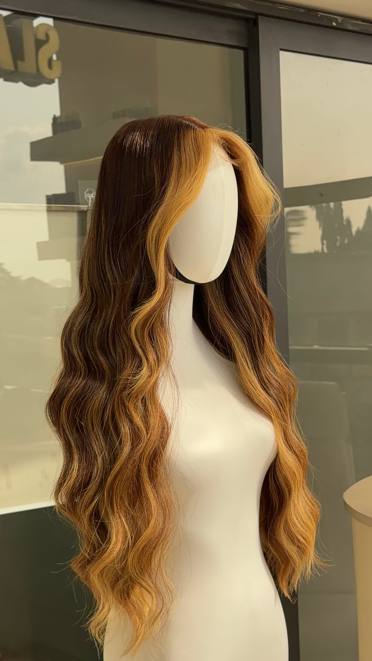 0Blonde x brown highlights